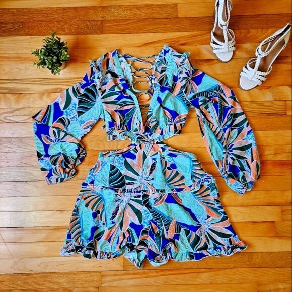 NWT Floral Cut Out Romper - Picture 1 of 13